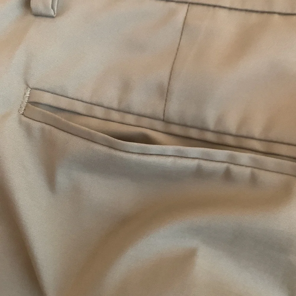 Chaps Men's Microfiber Khaki Shorts Size 34 9